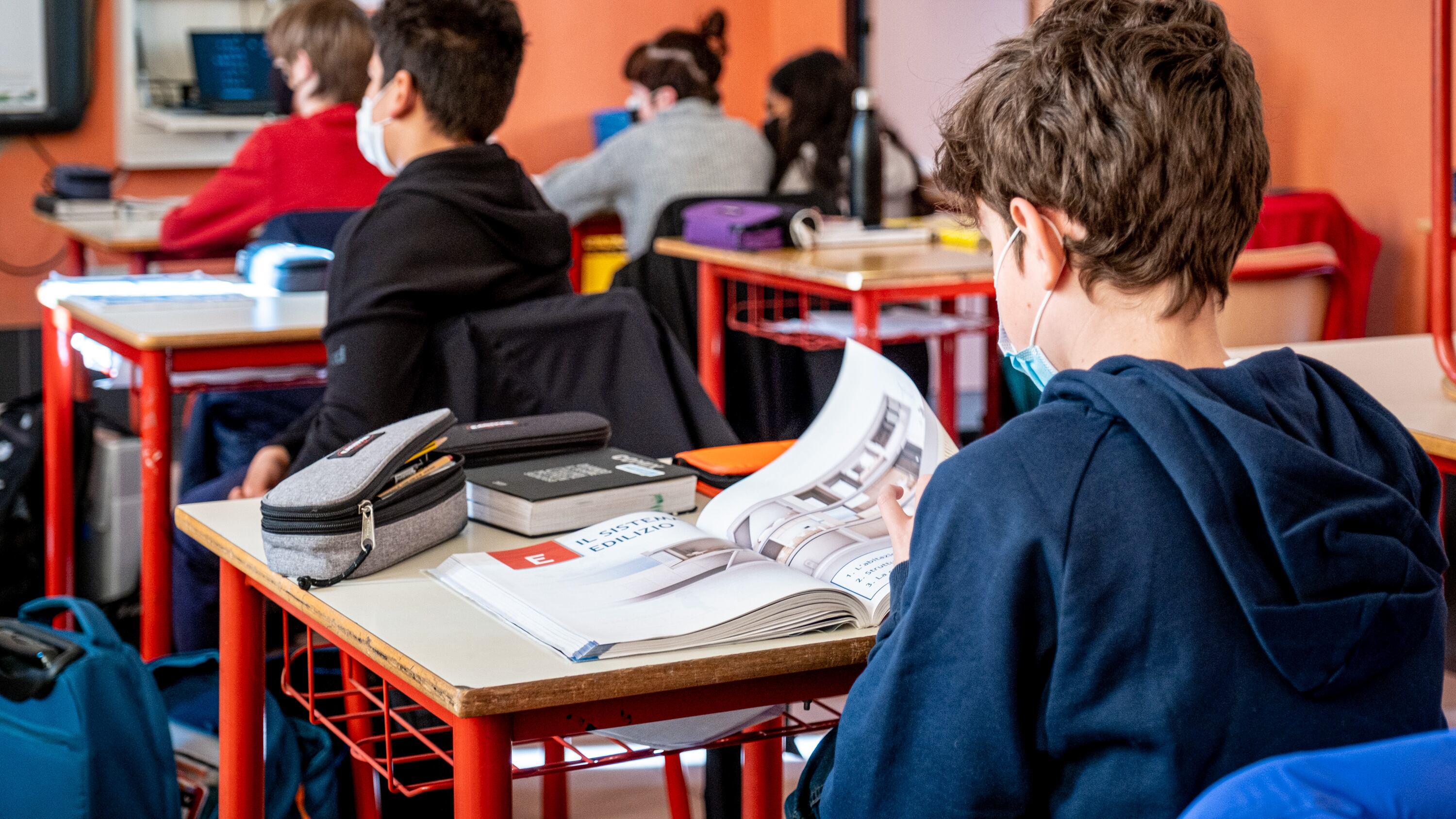 Ramadan vietato agli studenti: "Svengono in classe". Ed è subito polemica