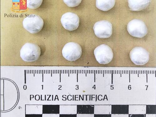 Torino, arrestato pusher gabonese: vendeva cocaina vicino ai bambini