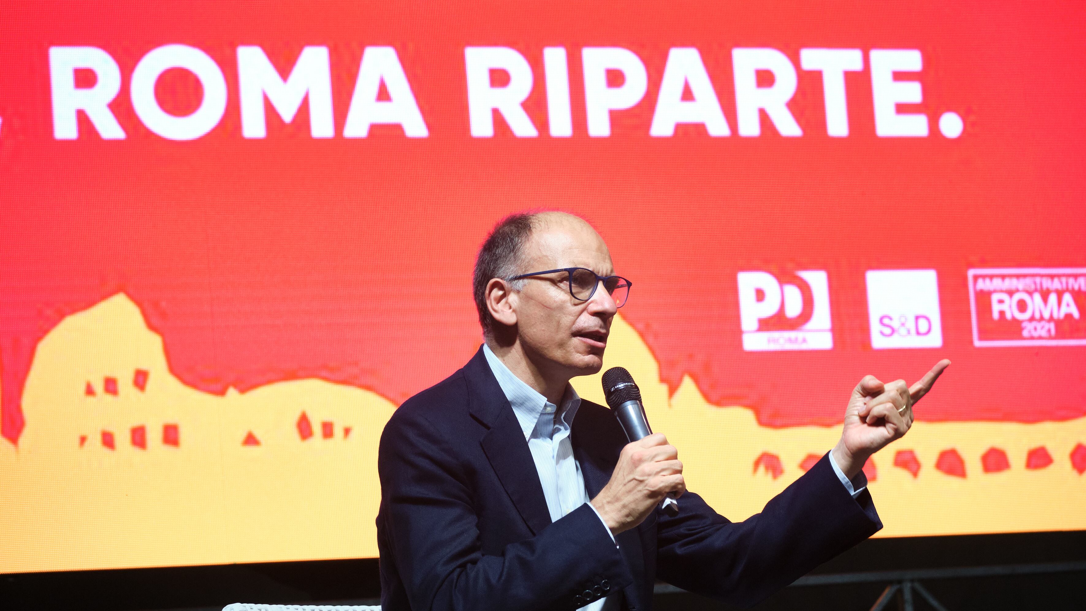 Letta sempre più radical: ritira l'invito al deputato FdI. Ma esplode la bufera