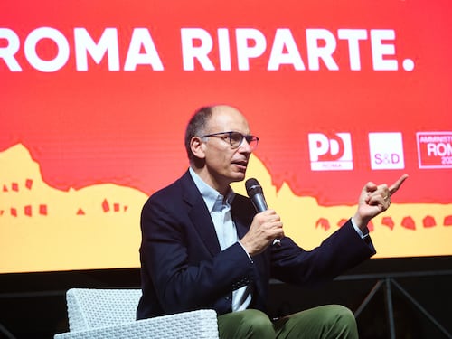 Letta si congratula con Giuseppi: base Pd in rivolta