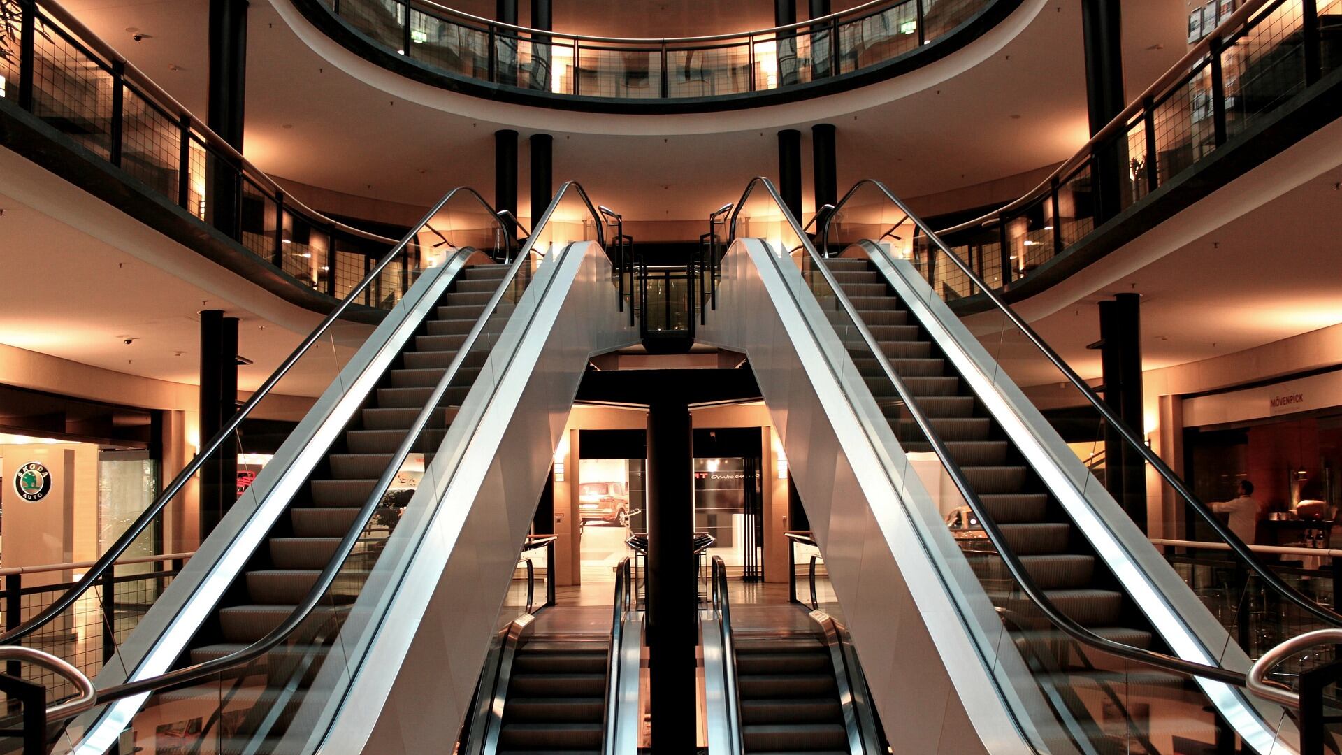 Baby gang arrestata al centro commerciale: aggredito un quindicenne