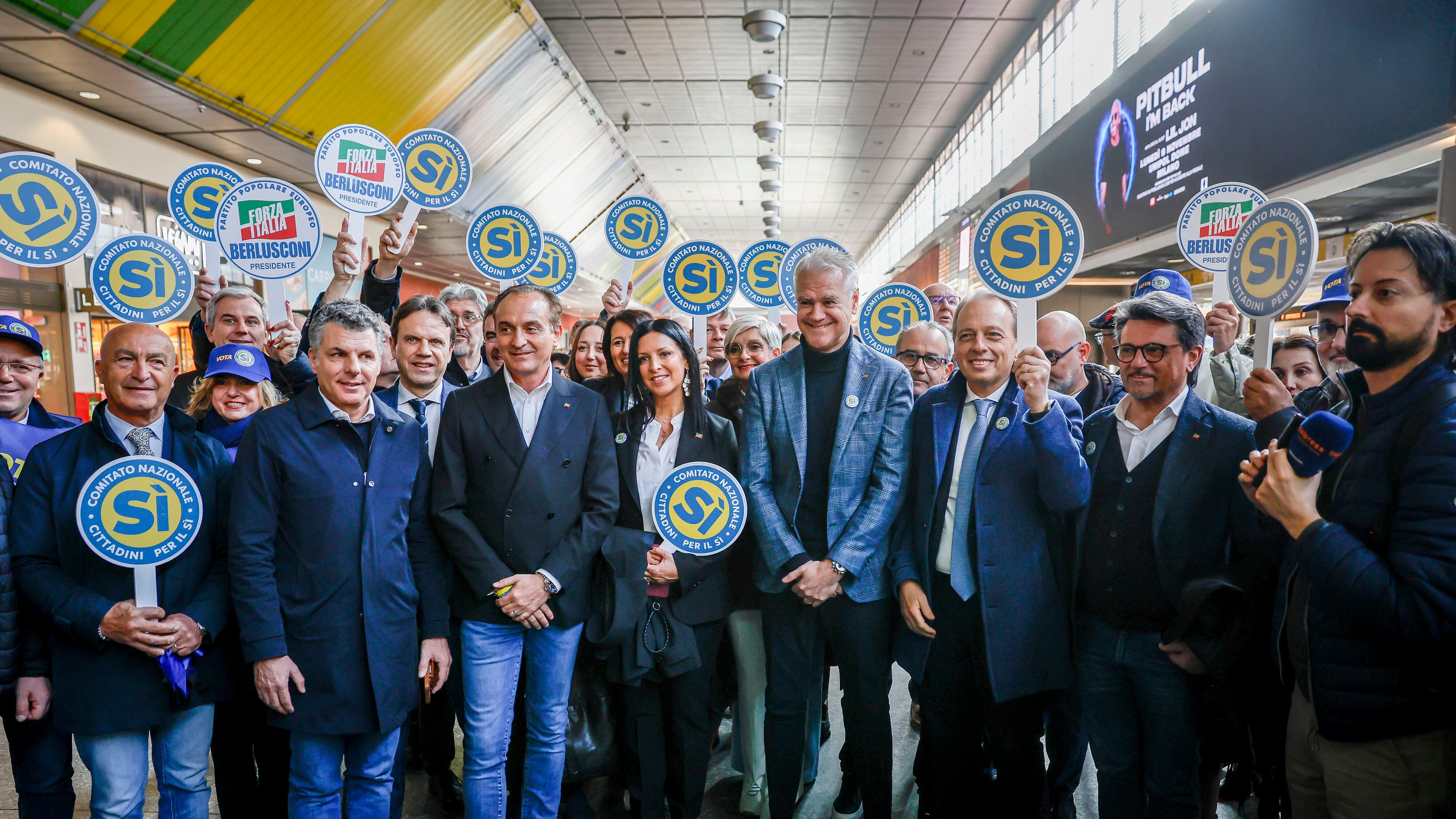 Le frecce azzurre per il Sì. "Gratteri il miglior spot"