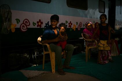 Il "vagone della salute" cura gratis i più poveri dell'India 13