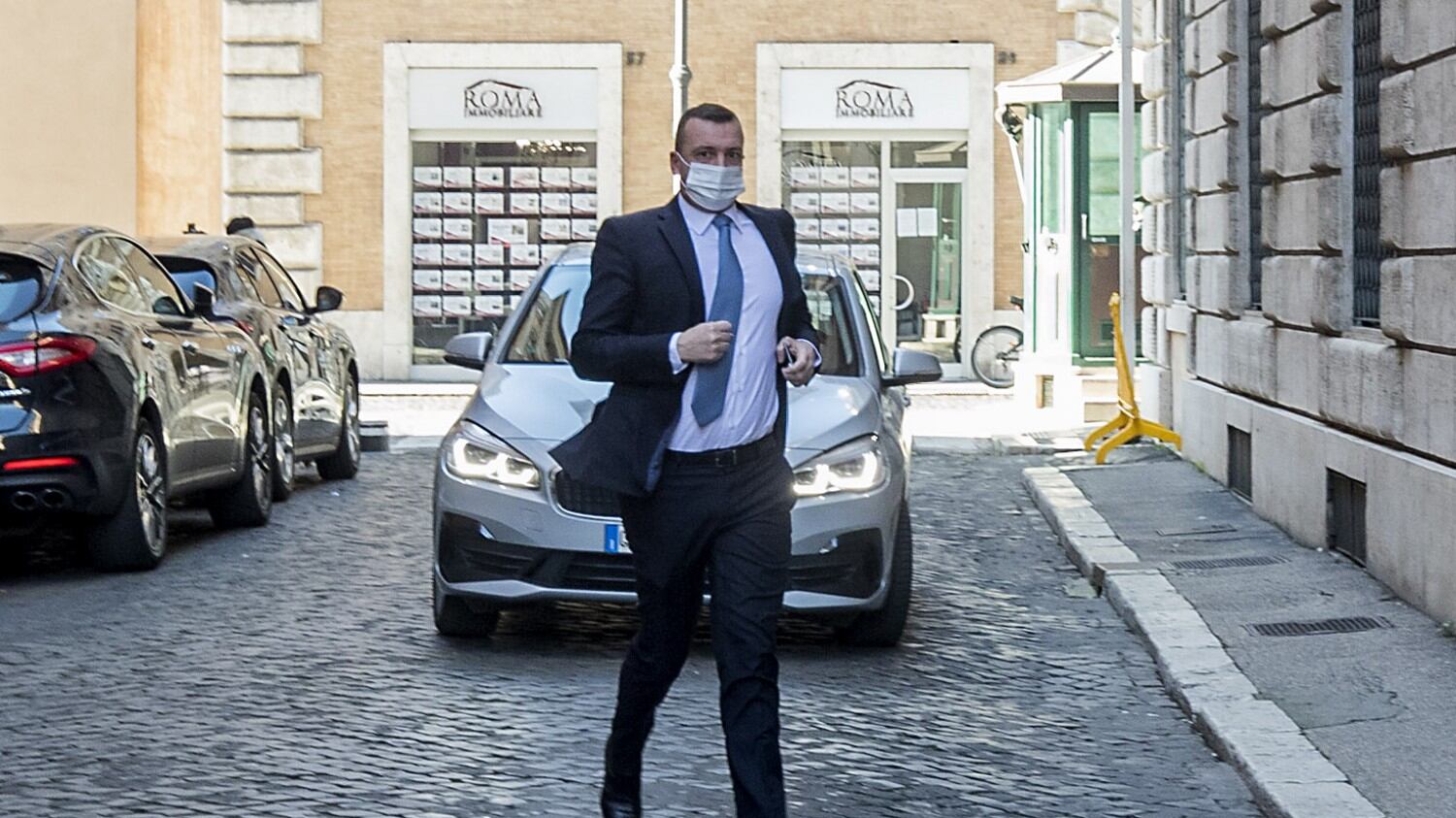 Forza Italia smaschera Casalino: "Non fidatevi di lui, dà nomi a casaccio"
