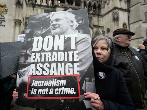 I media Usa: "Possibile un accordo con Assange"