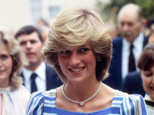 Perché Lady Diana pianse in pubblico durante il tour in Australia: cosa c'è dietro la foto