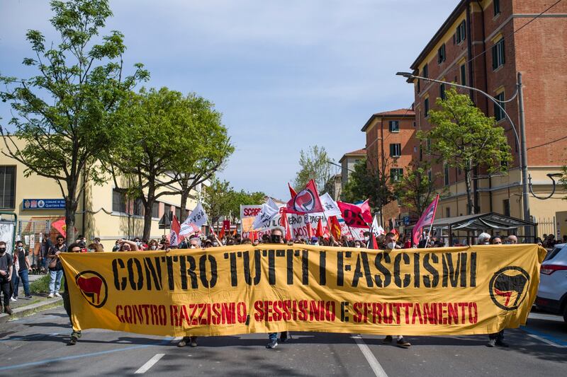 Manifestazione antifascista a Bologna per il 25 aprile 6