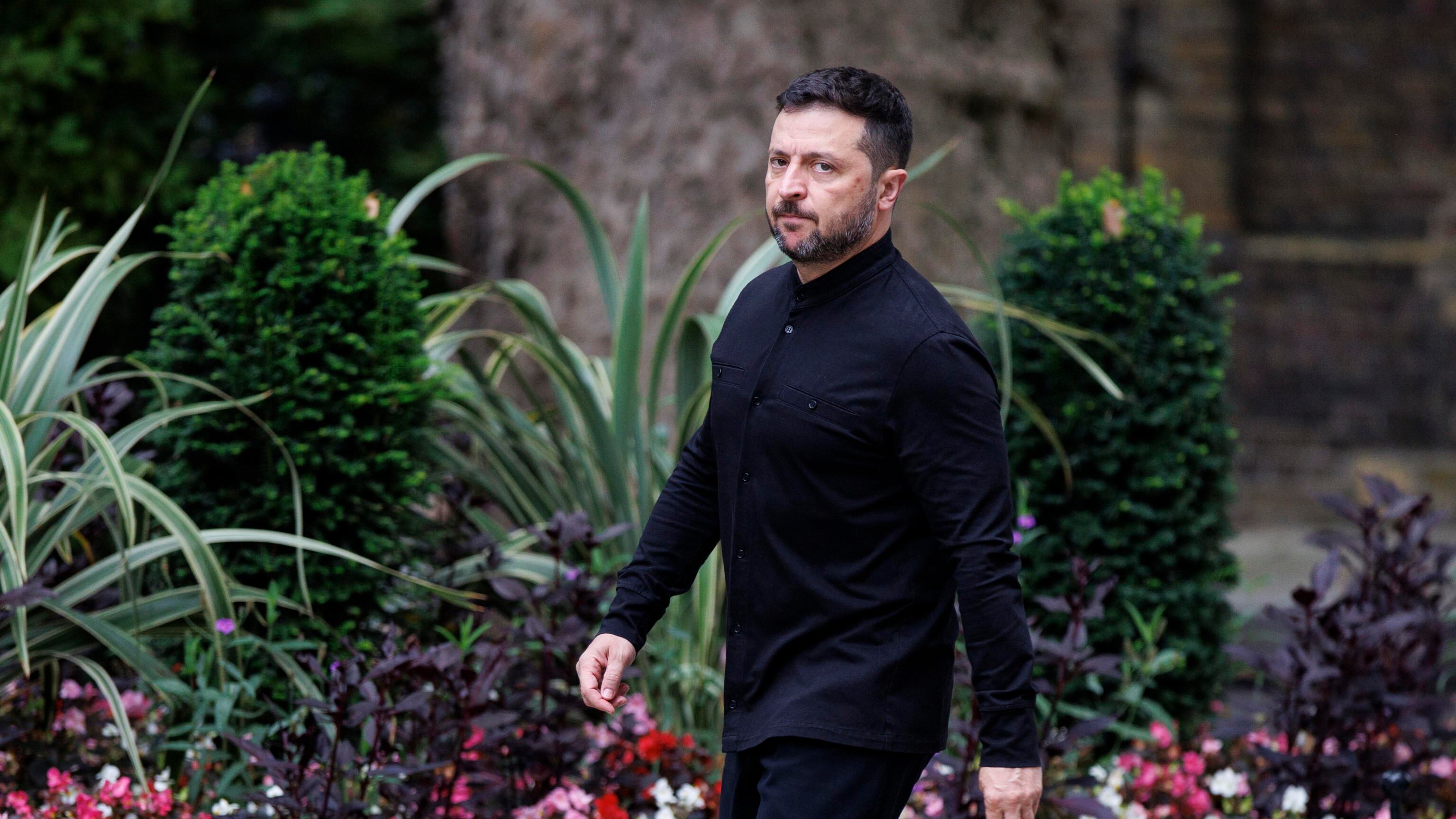 Zelensky lunedì alla Casa Bianca, invitati anche i leader europei: si parlerà di scambio di territori