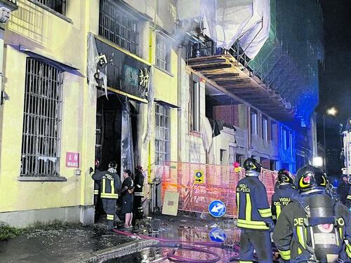 Incendio in un emporio cinese. Morti tre ragazzi, pista dolosa