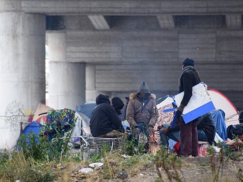 Ventimiglia, tensioni alla tendopoli: nigeriano preso a pietrate e rapinato