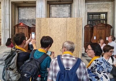 La preparazione della tomba di Papa Francesco a Santa Maria Maggiore 9