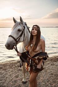 Lucia Javorčeková a seno nudo su Facebook 29
