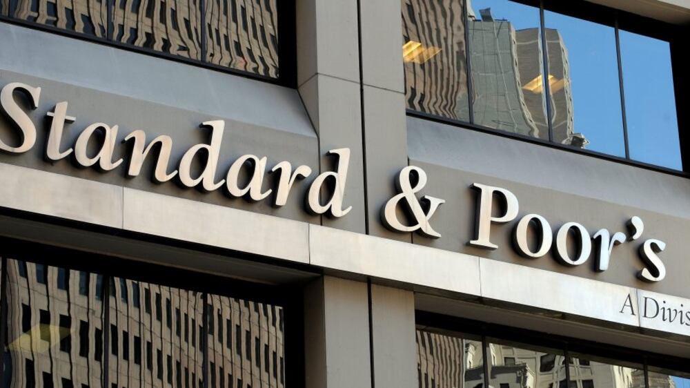 S&P lancia l'allarme Italia: "Rischia la fine della Grecia"