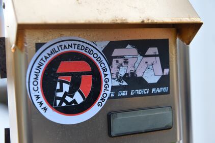 Naziskin, sequestrata la sede di "Do.Ra." 14