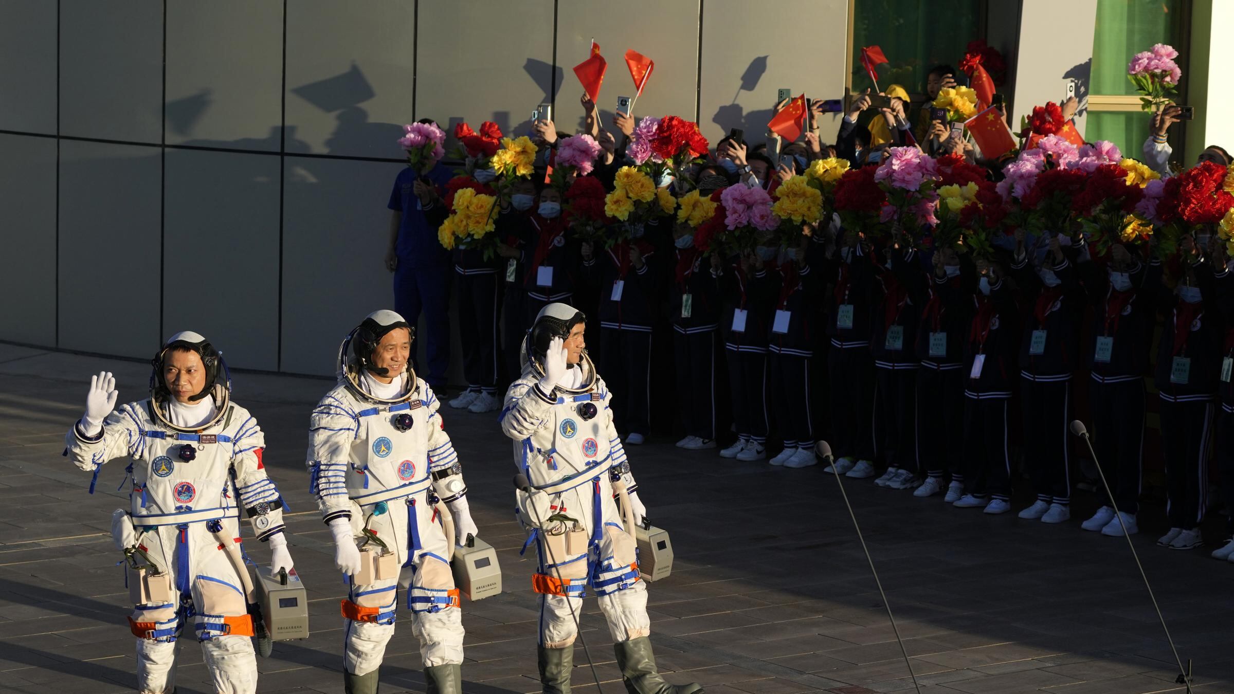 Passeggiata spaziale per gli astronauti cinesi