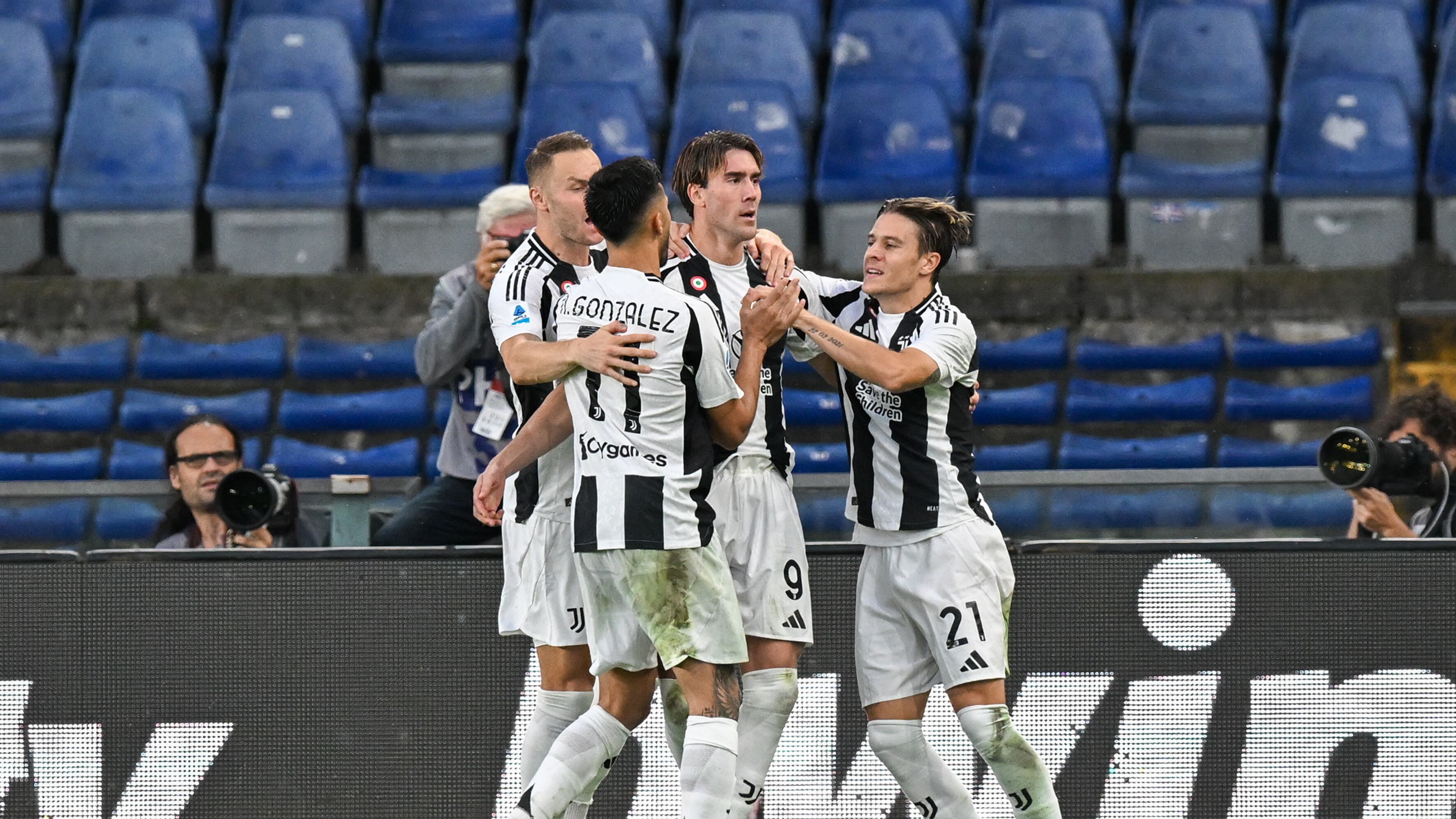 Vlahovic torna al gol e la Juve fa festa: 3-0 al Genoa e primo posto in solitaria