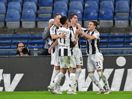 Vlahovic torna al gol e la Juve fa festa: 3-0 al Genoa e primo posto in solitaria