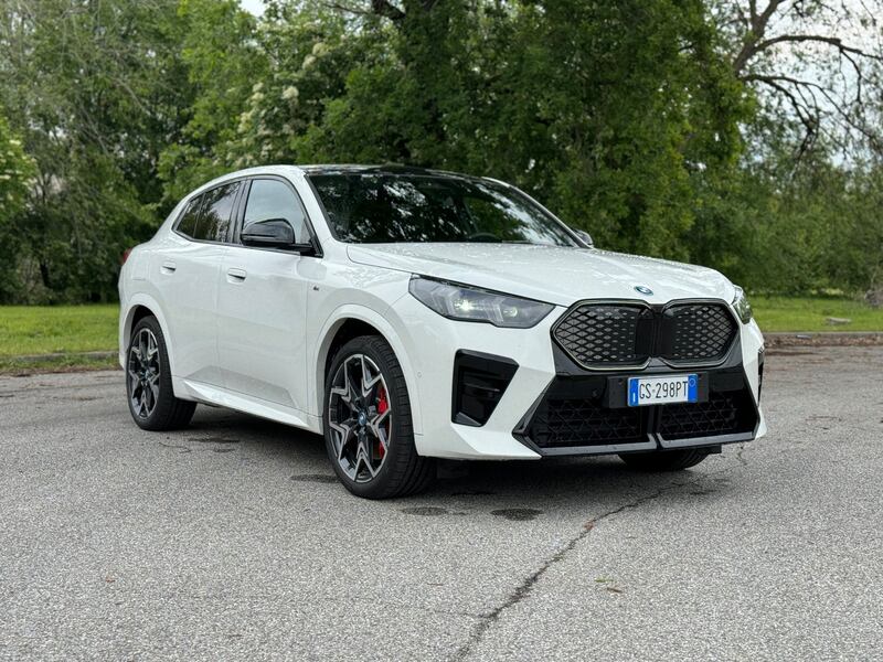 BMW iX2 xDrive 30: la gallery del nuovo suv elettrico sportivo 1