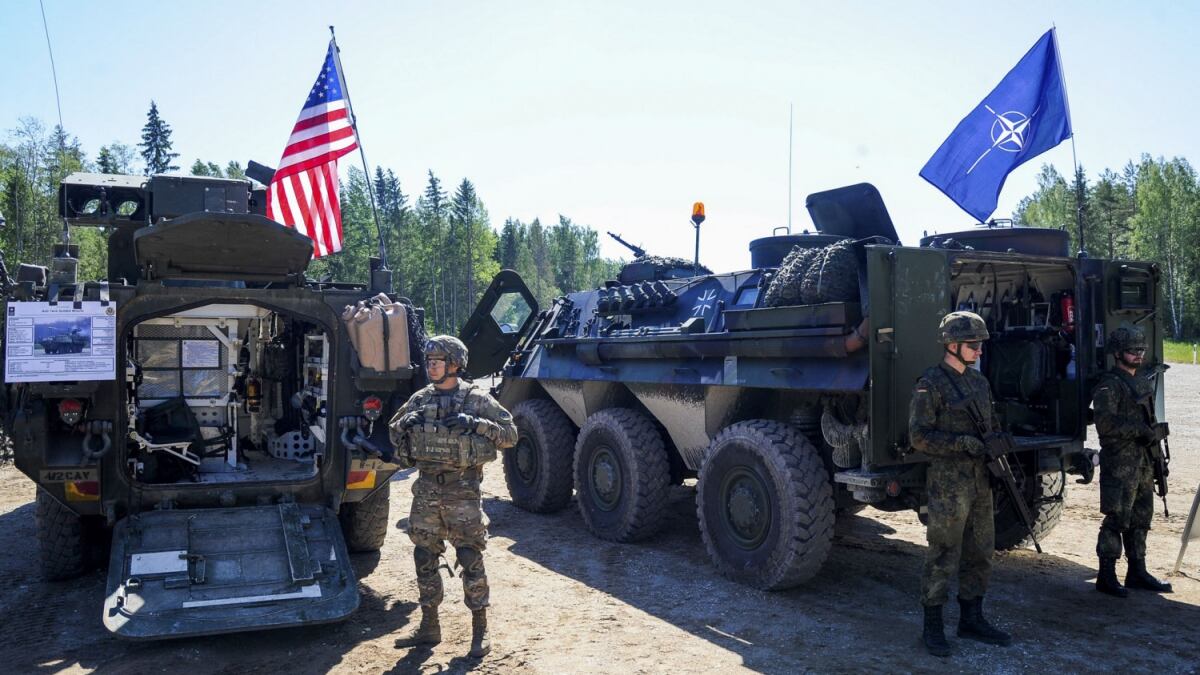 "Vogliono ritirare caccia e navi militari dall'Europa". Gli Usa si sfilano dalla Nato