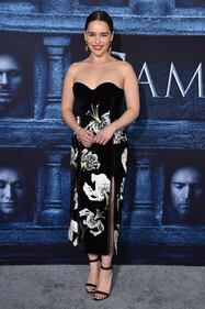 Game of Thrones, addio parrucche: Emilia Clarke è bellissima 3