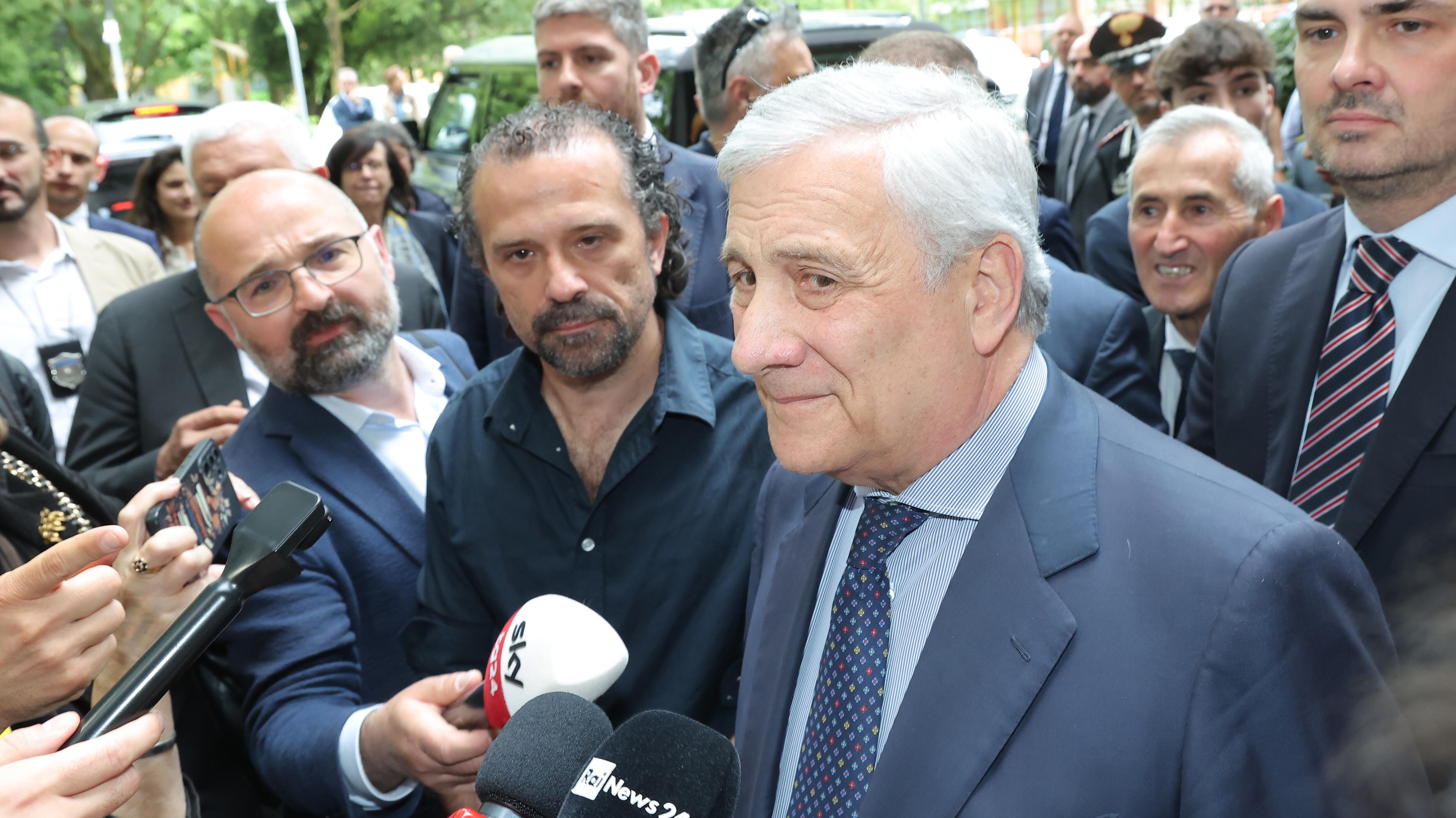 Tajani getta acqua sul fuoco: "Ora niente polemiche"