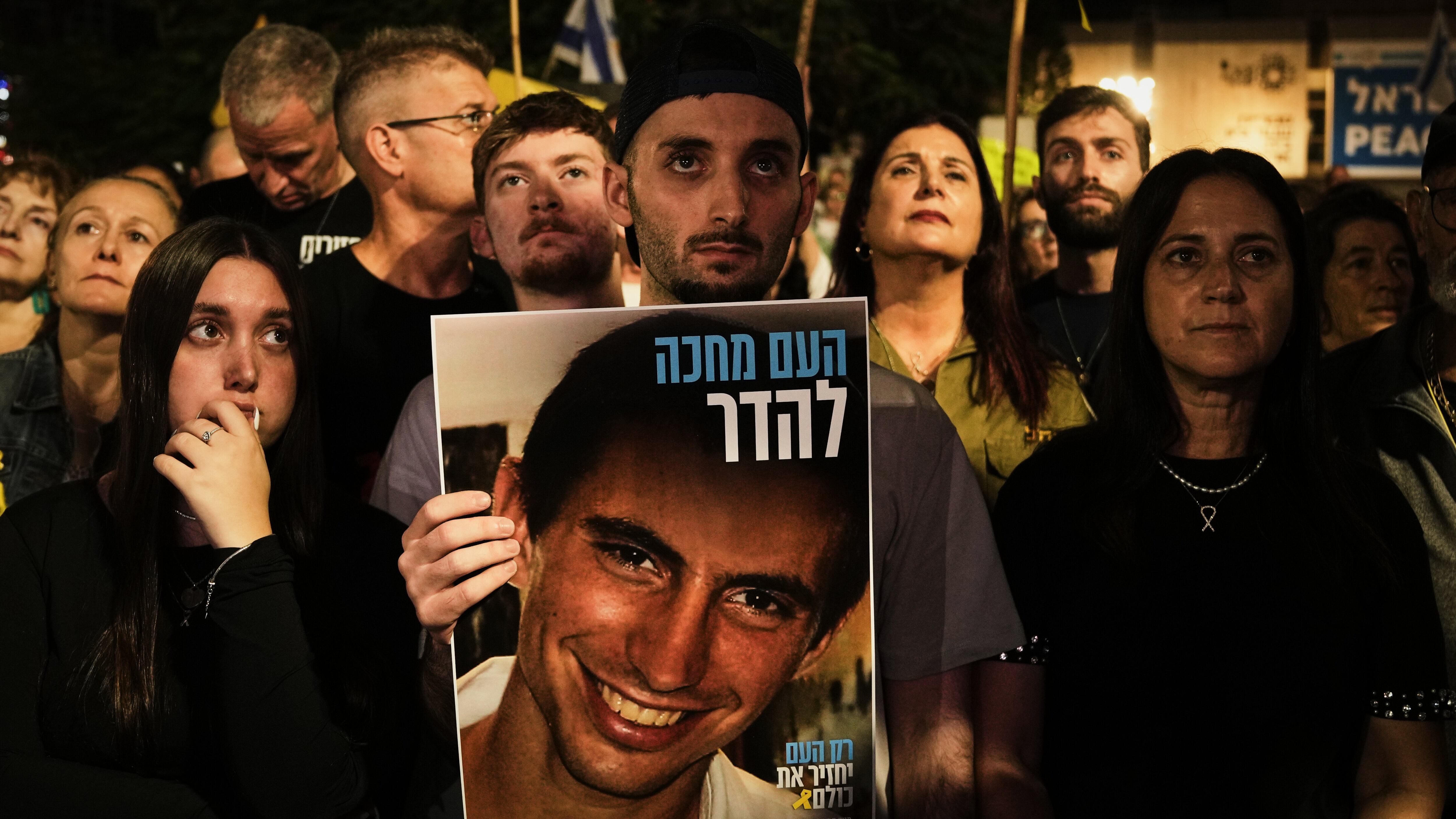 Israele abbraccia Goldin. Il ritorno dell'ostaggio ora può aprire la fase 2