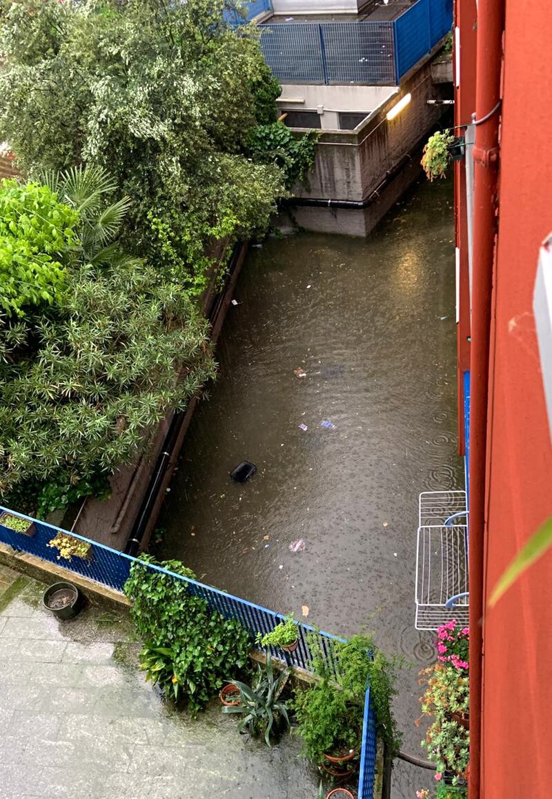Le strade allagate a Milano per il maltempo 3