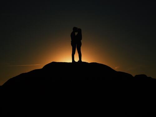Inizia con passione ma finisce in compassione. È l'amore, bellezza