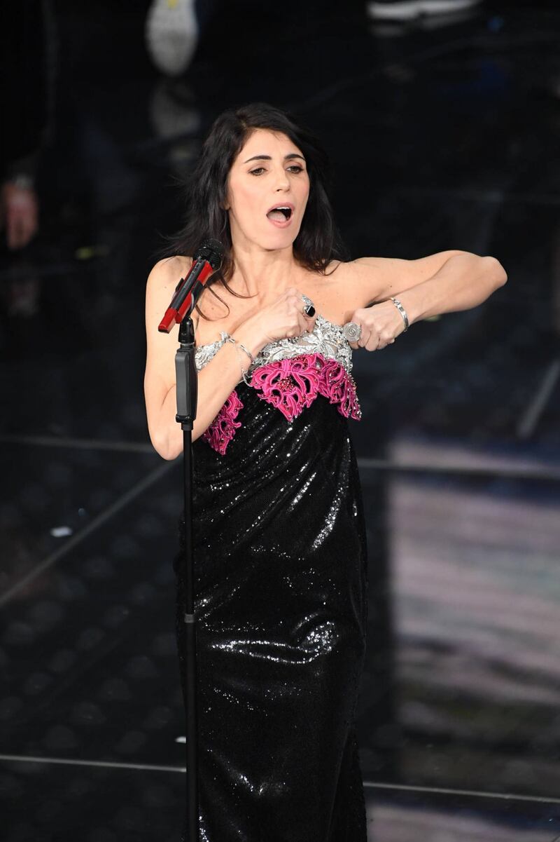 Sanremo, la mossa sexi di Giorgia per non perdere l'abito 12