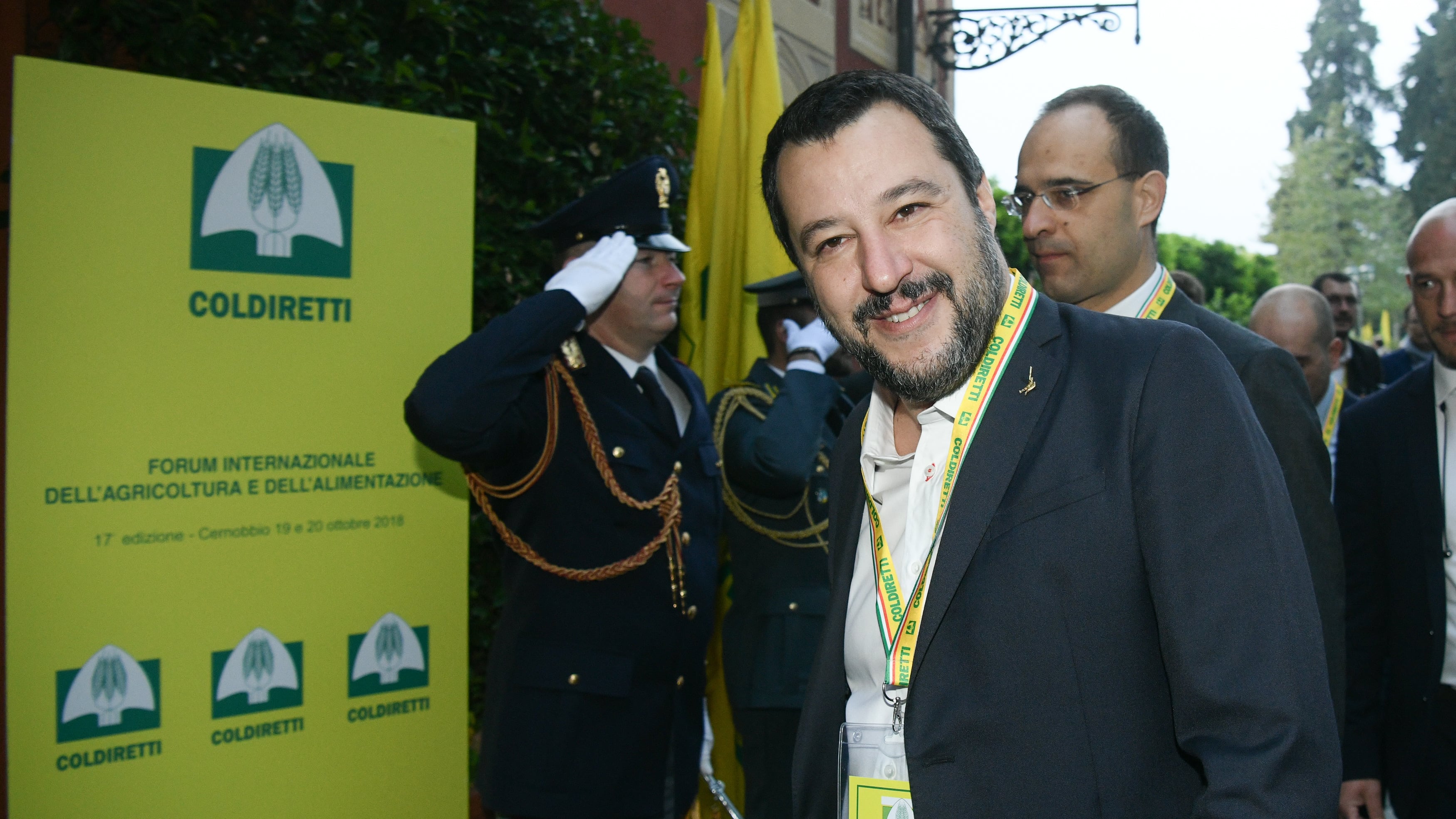 Salvini scende in piazza: "Il simbolo resta dov'è"