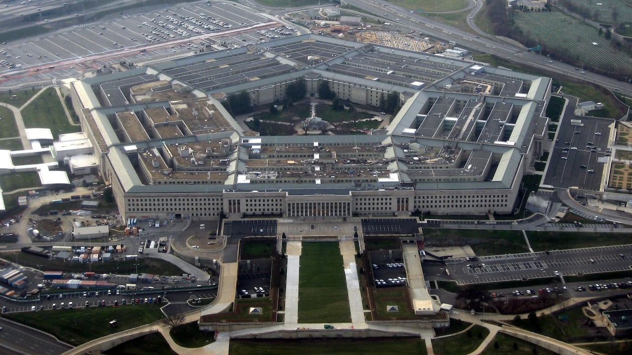 Anthropic fa causa al Pentagono. La guerra sull’intelligenza artificiale finisce in tribunale