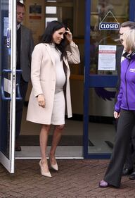 Meghan Markle raggiante col pancione: foto 5