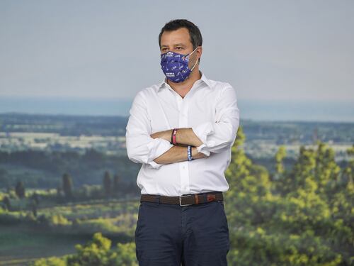 "Non si volti dall’altra parte": Salvini attacca Lamorgese