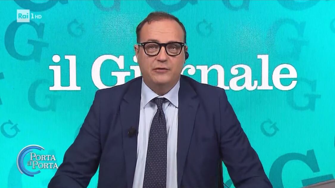 Porta a Porta, Cerno: "Meno male che Trump c’è. Così perfino l’Europa ha scoperto che esiste la Groenlandia e che russi e cinesi occupano l’Atlantico"