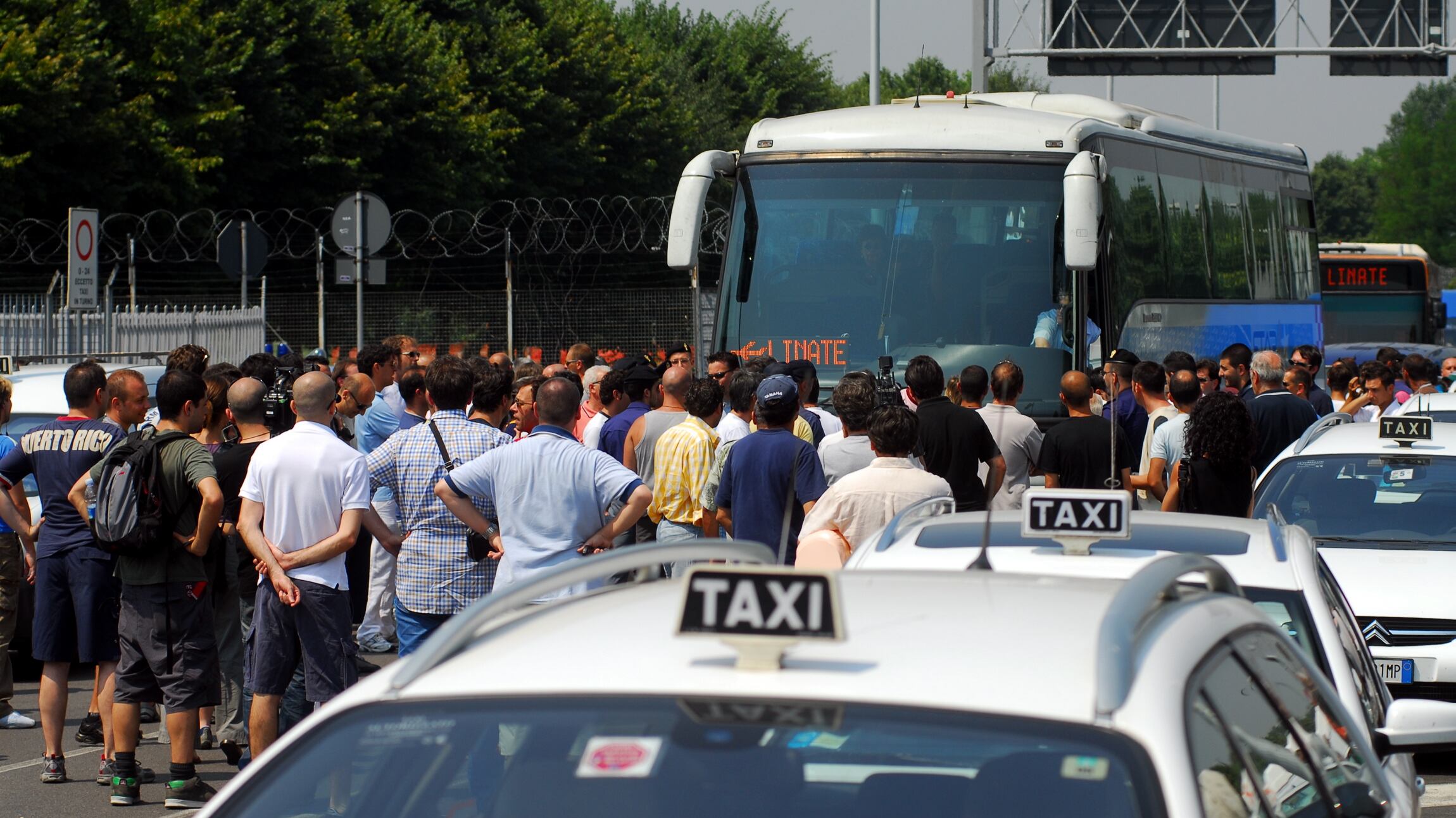 Licenze taxi e biglietti aerei, ecco cosa cambierà