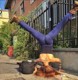 Naike Rivelli topless dal parrucchiere 21