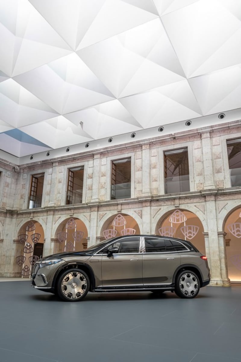 Mercedes-Maybach EQS SUV: guarda la gallery 6