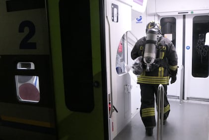 Stress-test per il Giubileo 2025: l'incendio in stazione con 70 feriti. Le immagini dei soccorsi 3