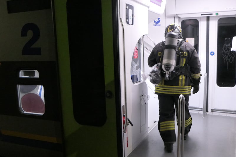 Stress-test per il Giubileo 2025: l'incendio in stazione con 70 feriti. Le immagini dei soccorsi 3
