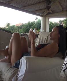 Antonella Mosetti, lato b hot in costume 15