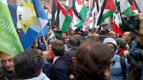 Tensioni al corteo di Milano 3
