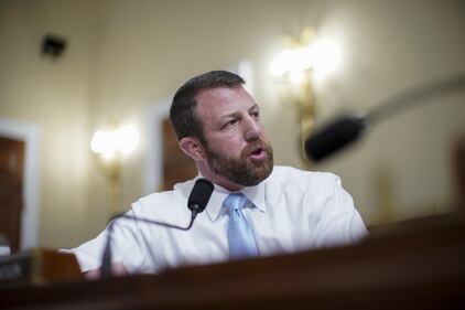 Markwayne Mullin, repubblicano di 59 anni, è il primo senatore nativo americano in Oklahoma 