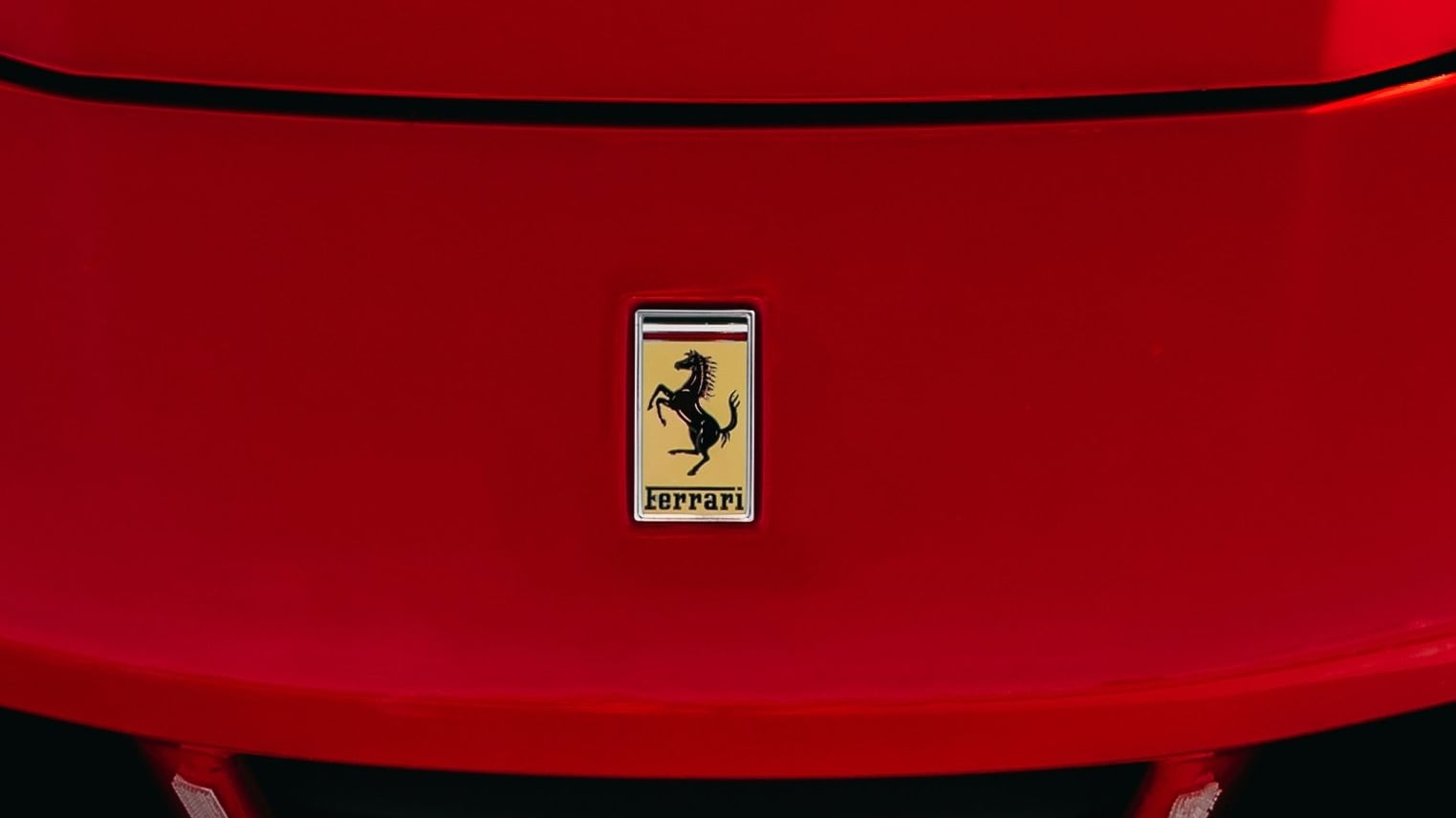 Ferrari alza il listino, obiettivi ok