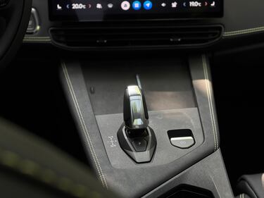 Lynk&Co 01 2025: guarda la gallery del nuovo SUV plug-in 19