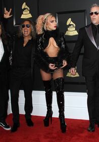 Grammy 2017, i look più sexy sul red carpet 31