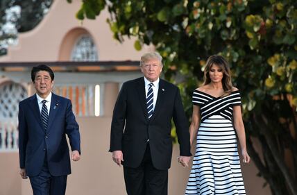 Melania Trump, fascino bianco col premier giapponese 10