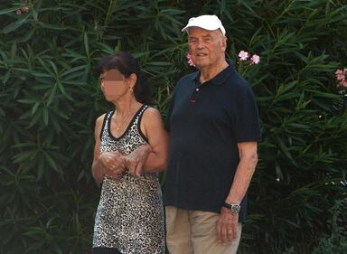 Priebke a spasso per Roma con la badante e la scorta 17