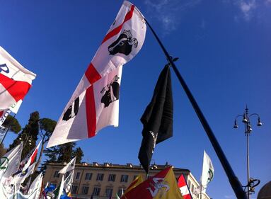 La piazza di Salvini 7