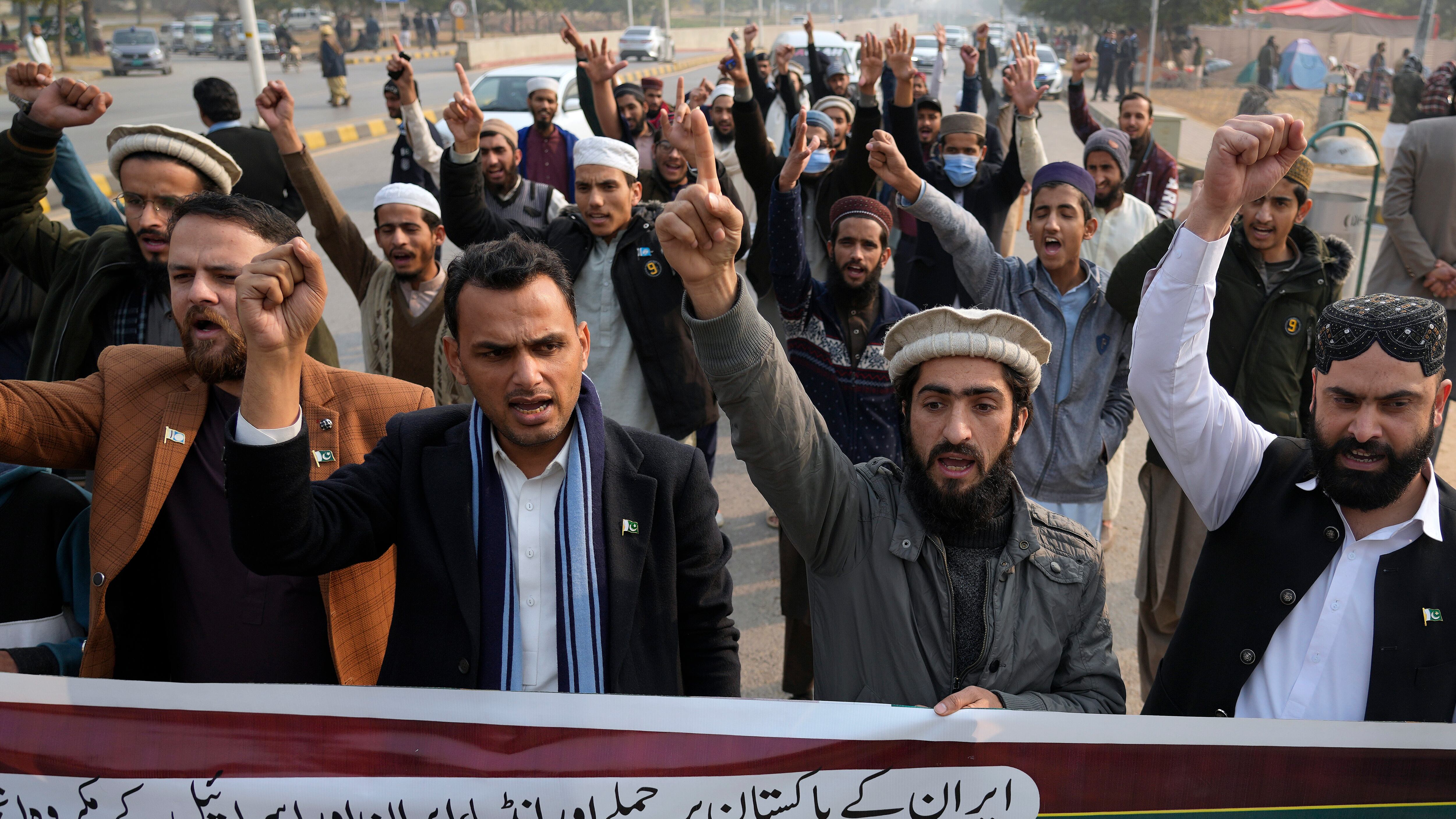 Iran contro Pakistan: prove di egemonia