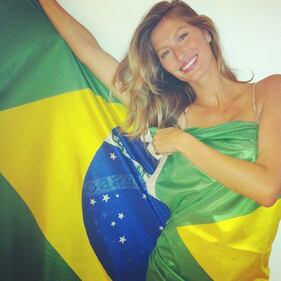 Gisele si mette "a nudo" per Vogue 2